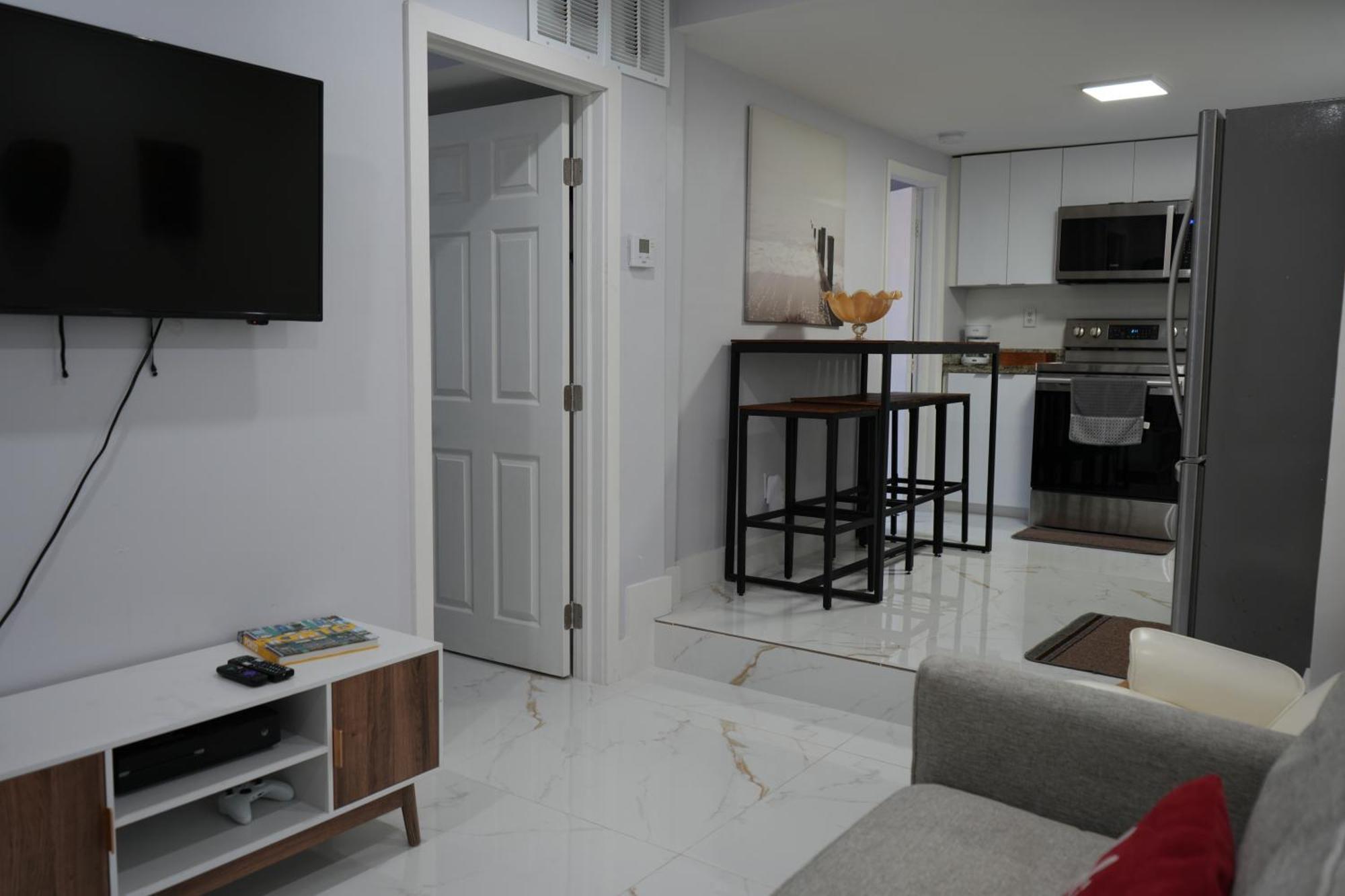 Charming Two Bedroom Apartment. Miami Exteriér fotografie